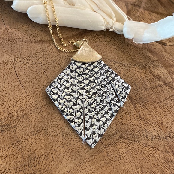 Abalone Shell Triangle Metallic Pendant 
Necklace - Picture 1 of 4